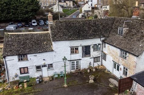 England S Most Haunted Building Where A Screaming Man Is Said To