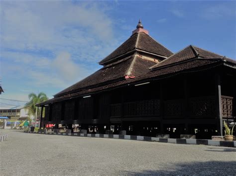 Masjid Kampung Laut Merupakan Masjid Yang Tertua Di Kelant Flickr