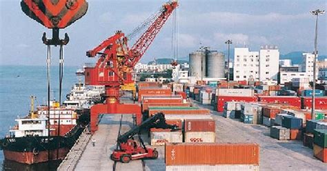 Doanh nghiệp xuất khẩu cạnh tranh ngày càng gay gắt