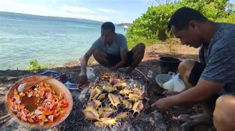 Nikmatnya Sehabis Berburu Kerang Dipagi Hari Langsung Bakar Pakai