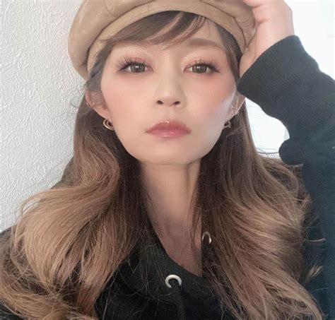 宮下美恵さんのインスタグラム写真 宮下美恵instagram「とても被りやすく、 真夏以外は使えそうな 素材とデザインのベレー帽に