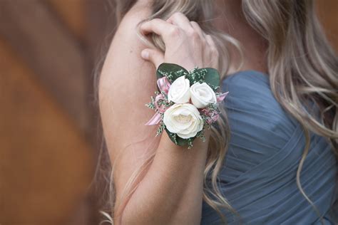 Woman S Ivory Wrist Corsage Etsy