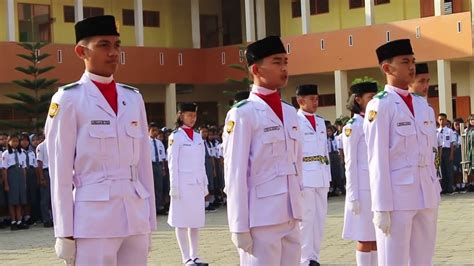 Purna Paskib SMAN 2 Toraja Utara Dalam Upacara Bendera YouTube