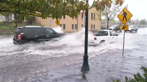 Heavy Rain Snarls Traffic Floods Streets In Portland Nbc News