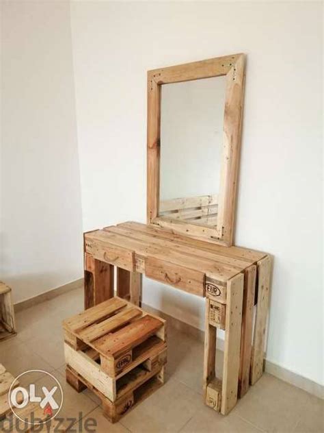 Wood makeup desk with mirror pallets style خزانة ميكياج طبالي خشب