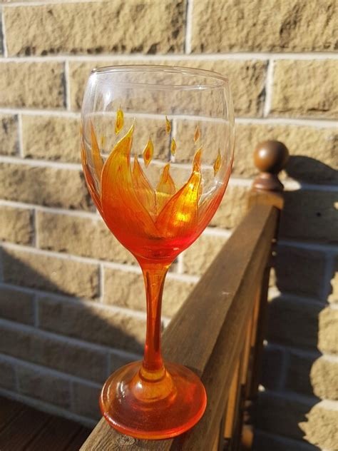 Copa De Vino Pintada A Mano Con Un Dise O De Fuego Etsy Espa A