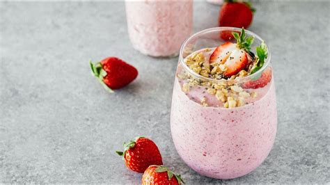 Strawberry Banana Chia Seed Smoothie Youtube