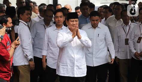 Penampilan Prabowo Dan Gibran Hadiri Penetapan Presiden Wapres Terpilih