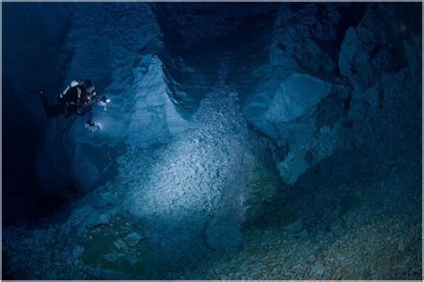 Maravillosas Fotograf As In Ditas De La Cueva Subterr Nea De Agua Dulce