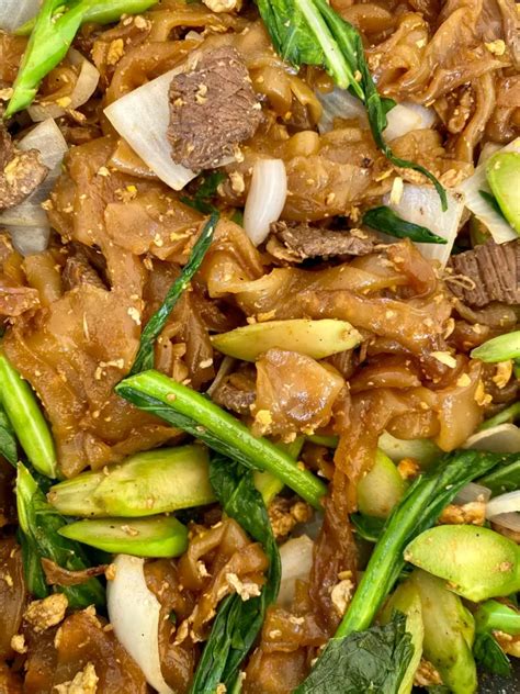 Beef Pad See Ew Recipe Thai Rice Noodles Hungry In Thailand