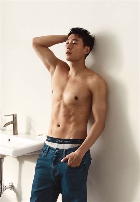Jungkook calvin klein Jungkook diện Calvin Klein hot quá chừng