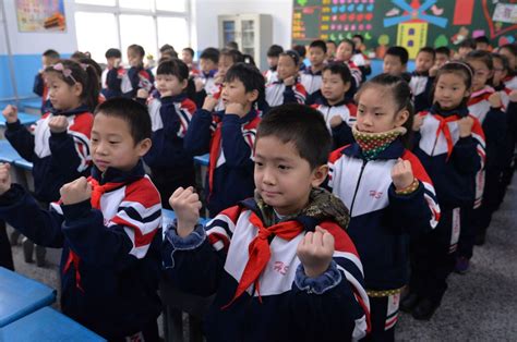 Student uniforms in China now come with tracking devices