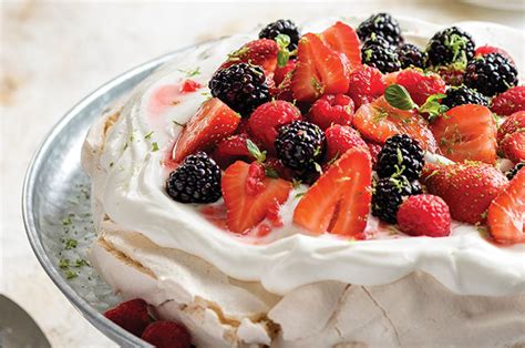 C Mo Hacer Pavlova Con Frutos Rojos Receta F Cil Y Original