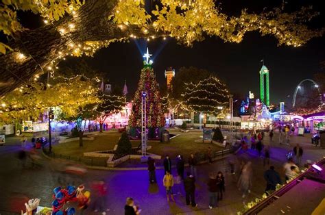 Have Yourself A Six Flags Christmas In Texas This Year!