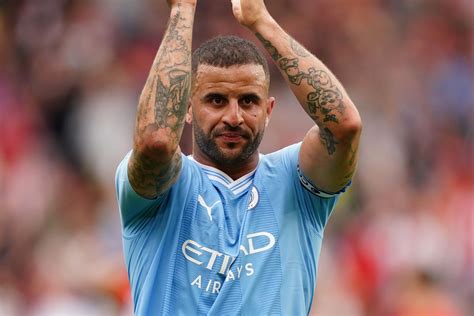 world kyle walker pens  man city deal