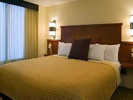 Hyatt Place Milwaukee Airport | Reservations Center