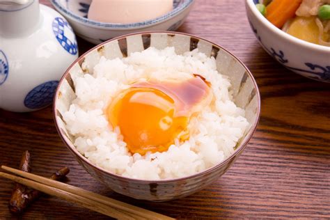 Tamago Kake Gohan Tkg Japan S Simple Raw Egg Breakfast How To Eat It