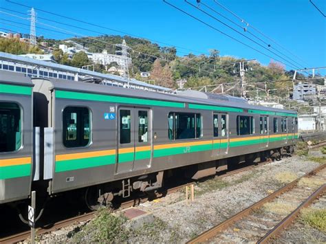 Jr東日本e233系電車 クハe233 3503 熱海駅 鉄道フォト・写真 By トリテツノワグマさん レイルラボraillab