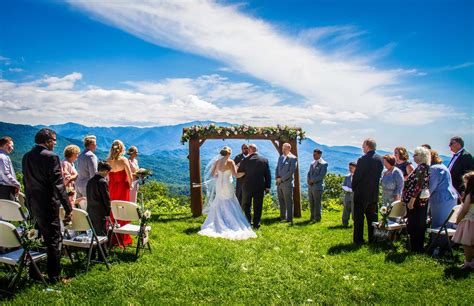 Find the Perfect Gatlinburg Tennessee Wedding Venues