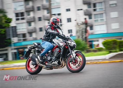 Teste Kawasaki Z 650 RS união emocionante entre naked e retrô