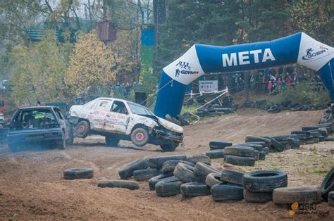 Wrak Race czyli wyścig samochodowych trupów dla odważnych