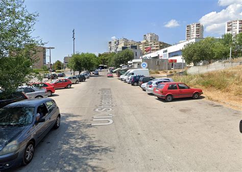 Gradski Parking Ponovno Upravlja Prostorom Oko Robne Ku E Vidici Te Je