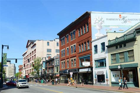 Where To Stay In Portland Maine → 5 Best Areas For Tourists