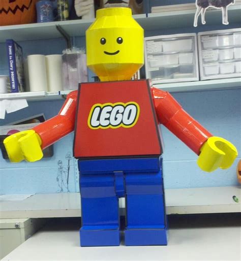 Lego MiniFig Giant : 7 Steps (with Pictures) - Instructables