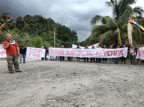 Fokus Borneo Gelar Aksi Damai Tim Peduli Malinau Minta Jalan Dipakai