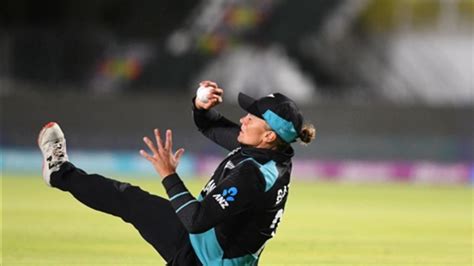 Womens T20 World Cup Bates Kerr Smash Fifties As New Zealand Thrash