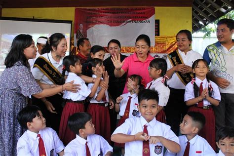 Bunda Paud Denpasar Ny Sagung Antari Jaya Negara Hadiri Gerakan