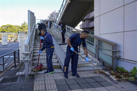 Dvids Images Cfay Sailors Clean Up Bridge Outside Of Base Image