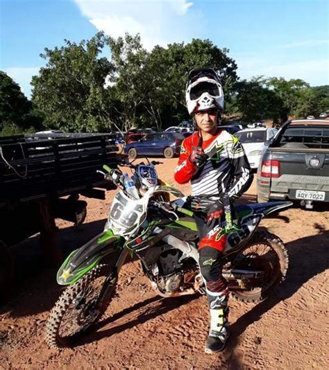 Piloto De Motocross Morre Em Queda Ao Saltar Rampa Em Campeonato Em Mt