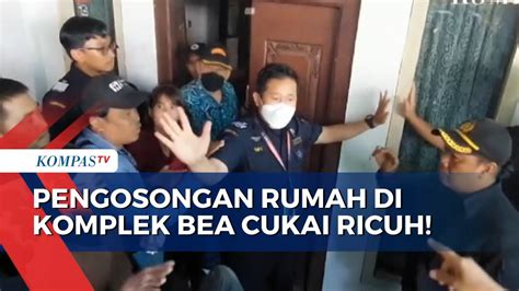 Petugas Masuk Rumah Warga Secara Paksa Pengosongan Rumah Di Komplek