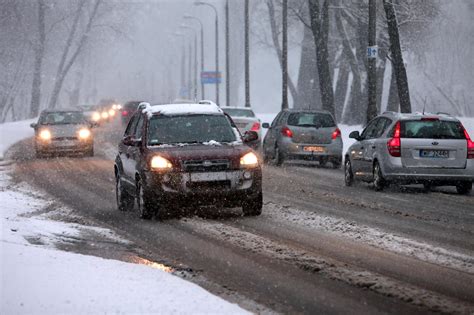 Atak Zimy W Polsce Prawdziwy Horror Na Drogach Super Express