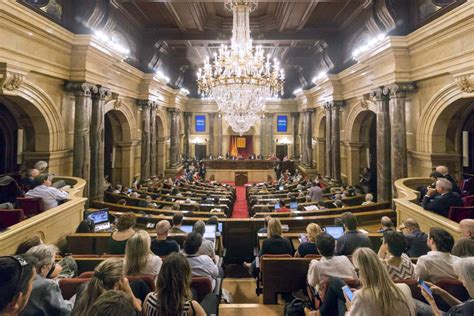 El Parlament De Catalunya Aprueba La Ley Para Convocar El Referéndum De Manera Oficial El 1 De