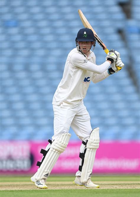 George Hill stands tall to cut | ESPNcricinfo.com