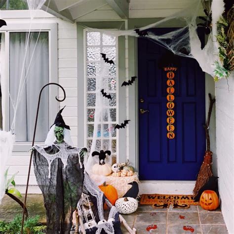 25 Beautiful And Spooky Halloween Door Decor Ideas You Should See