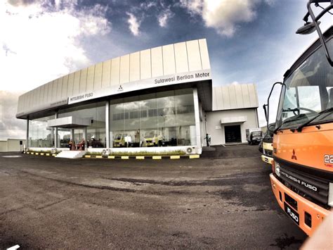 Krama Yudha Tiga Berlian Resmikan Dealer Mitsubishi Ke Di Makassar