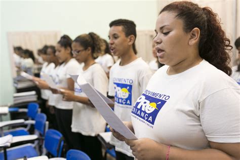 ONG oferece cursos gratuitos para alunos de escolas públicas Livre