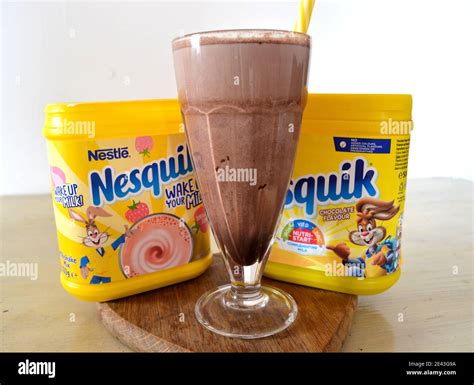 Nesquik Milkshake Hi Res Stock Photography And Images Alamy