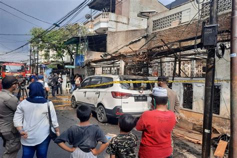 Penampakan Kebakaran Rumah Mewah Di Tambora Yang Tewaskan Orang