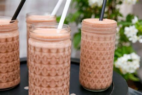 Cremiger Schoko Milchshake Mit Bananen Nutella Und Vanilleeis