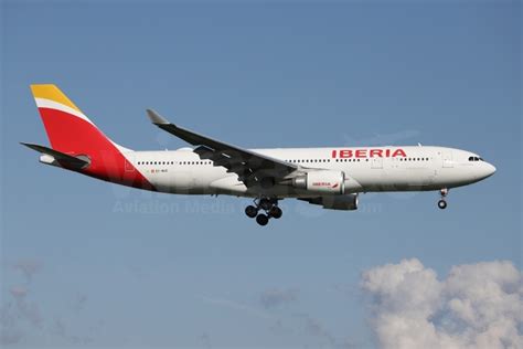 Iberia Airbus A Ec Mud V Images Aviation Media