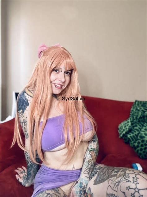 Busty Hottie Syd Sativa Teasing With Her Big Boobs And Ass Photos