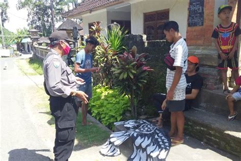 Polres Gianyar Imbau Para Pecinta Layang Layang Untuk Berhati Hati