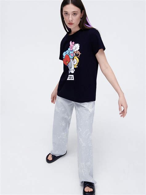 Czarny T Shirt Z Motywem BT21 CROPP 9316G 99X