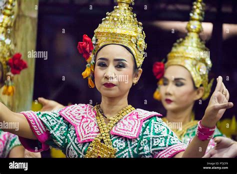 Bangkok Thailand August 26 2018 Dancer Performing A Traditional