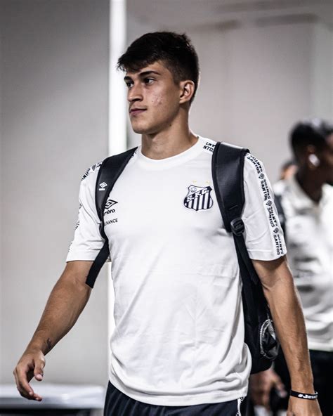 Meia Gabriel Pirani Vendido Pelo Santos Fc Para O Dc United Santos