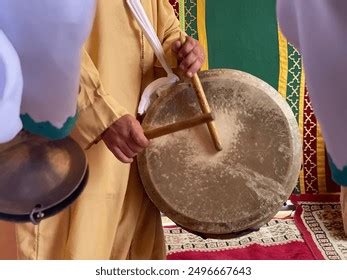 Music Maroc Images Stock Photos And Vectors Shutterstock